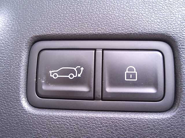 Hyundai SANTA FE 1.6 TGDi Hybrid Calligraphy 5dr 4WD Auto Olive Green