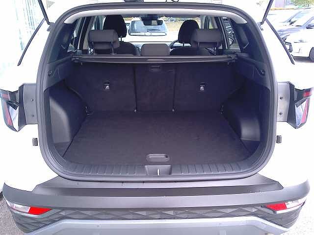 Hyundai TUCSON 1.6 TGDi Hybrid 230 Premium 5dr 2WD Auto Atlas White