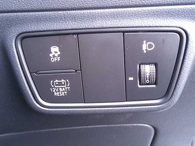 Hyundai TUCSON 1.6 TGDi Hybrid 230 Premium 5dr 2WD Auto Atlas White