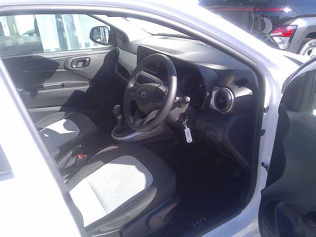 Hyundai I10 1.0 MPi Premium 5dr Polar White