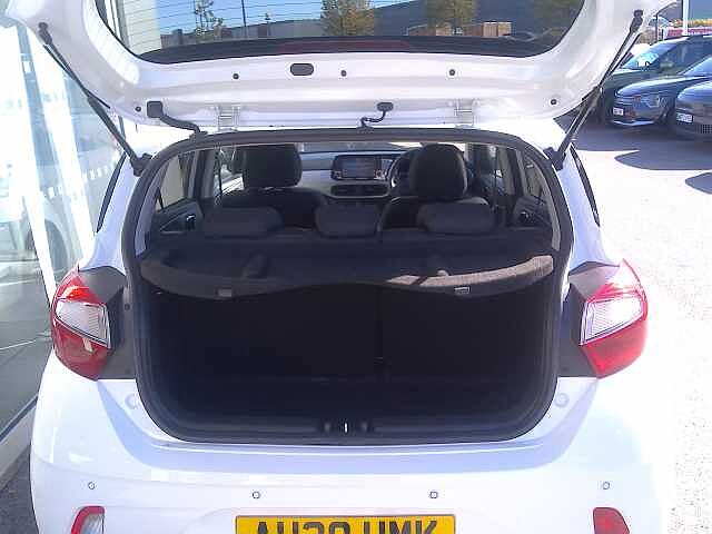 Hyundai I10 1.0 MPi Premium 5dr Polar White