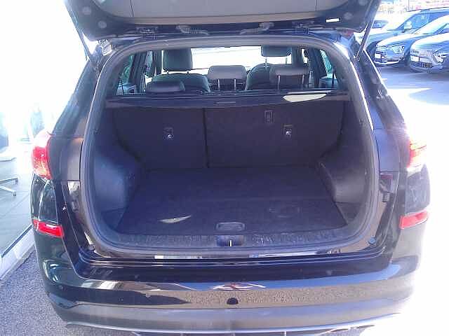 Hyundai TUCSON 1.6 CRDi 48V MHD 136 N Line 5dr 2WD Phantom Black