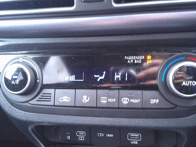 Hyundai i10 1.2 [79] Premium 5dr [Nav]