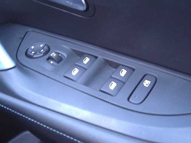 Peugeot 2008 1.2 PureTech 130 Allure Premium 5dr EAT8 Red