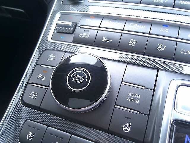 Hyundai SANTA FE 1.6 TGDi Hybrid Ultimate 5dr 4WD Auto
